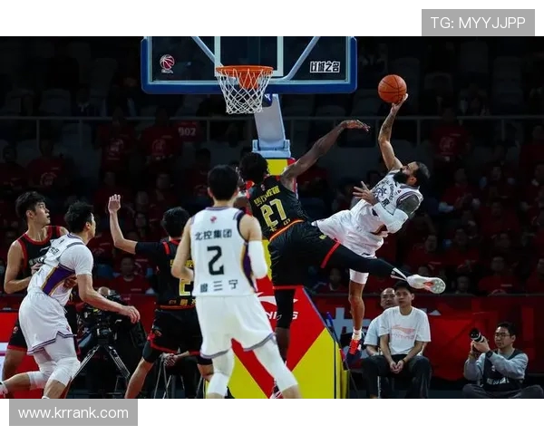 赛后分析：北京篮球队与深圳篮球队在比赛中的灵活性对比与启示