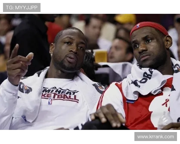 2009年NBA骑士与热火激战回顾詹姆斯与韦德的巅峰对决精彩瞬间分析